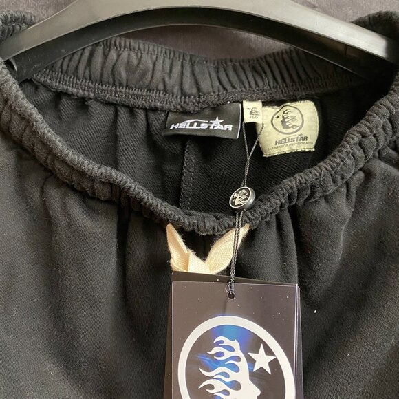 Hellstar Drawstring Mid-Rise Sports Shorts For Men - Picture 2 of 6